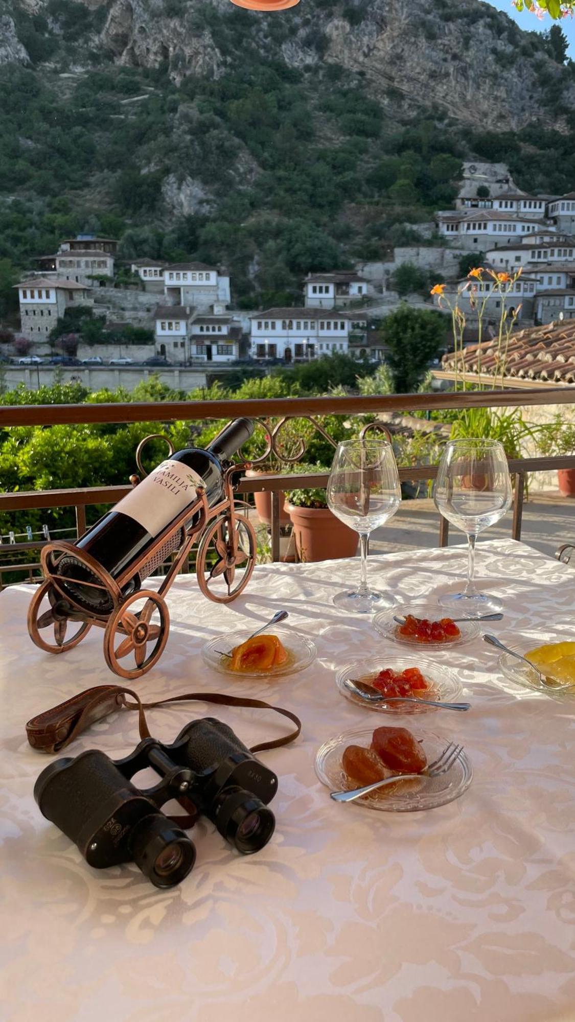 Meroli Guesthouse - Unesco Quarter Berat Extérieur photo