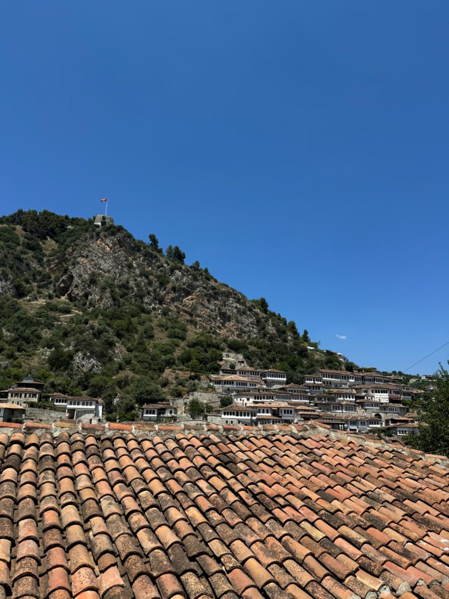 Meroli Guesthouse - Unesco Quarter Berat Extérieur photo